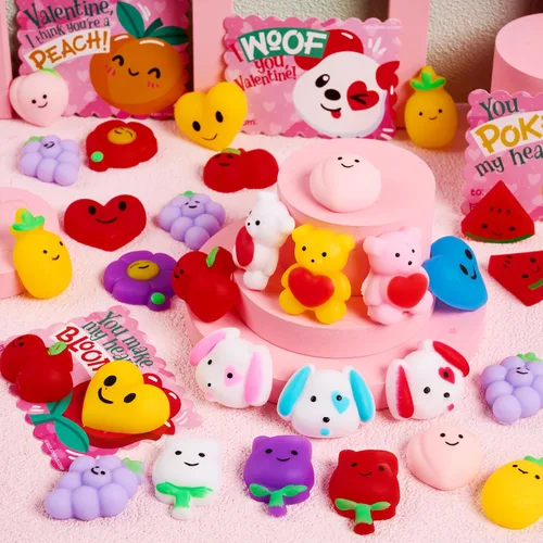 Miniatura 2 de JOYIN Paquete de 30 tarjetas de regalo para el día de San Valentín con juguetes esponjosos Mochi de frutas, juguetes para aliviar el estrés, juguete