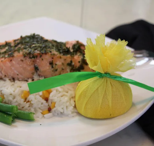 Miniatura 2 de Regency Wraps Lemon Wraps - Cubiertas de limón con cinta, bolsas de cuña, disfruta de exprimir sin semillas sobre mariscos, perfecto para mitades