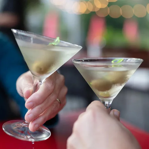 Miniatura 6 de PARACITY Juego de 2 vasos de Martini, vasos Coupé, soplados a mano, perfectos para cócteles, Martinis, Margaritas, fiestas, cajas de catering