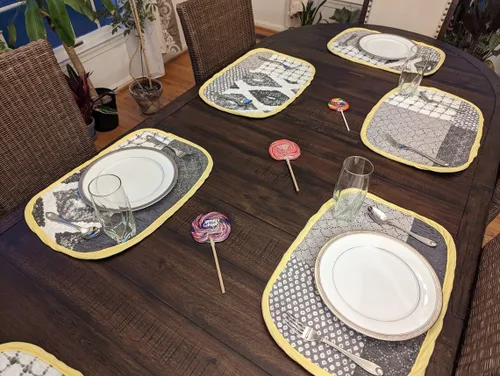 Miniatura 2 de Handcrafted in the USA, Set of 6 Patchwork Quilted Placemats: 100% Cotton Embodying Farmhouse Elegance in Artisan's Harmony of Grey Shades and Yellow