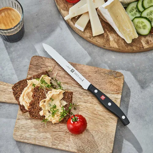 Miniatura 5 de ZWILLING Twin Signature - Cuchillo utilitario de 5 pulgadas, afilado, fabricado en una fábrica alemana propiedad de la empresa con acero de fórmula