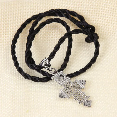 Miniatura 4 de Collar con colgante de cruz etíope cadena plateada joyería