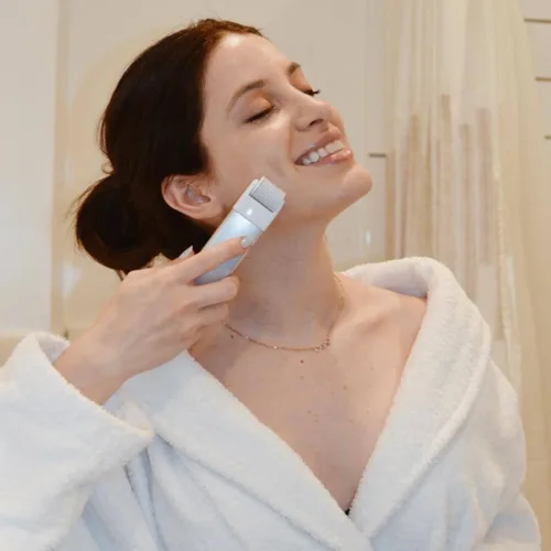 Miniatura 5 de StackedSkincare Microneedling - Herramienta de refinación de piel con cabezal de rodillo reemplazable de 0.008 in - Microneedling cosmético para uso