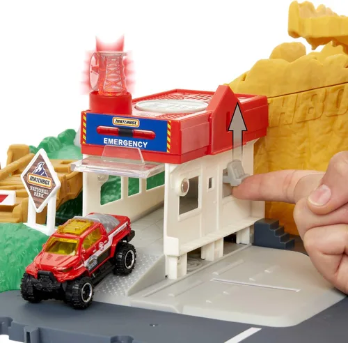 Miniatura 3 de Matchbox Action Drivers - Juego con múltiples áreas de juego - Puertas y luces de trabajo - Coche a escala 1:64 - Se conecta a otros juegos - Regalo