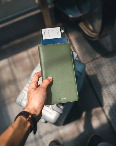 Miniatura 6 de VULKIT Billetera para pasaporte, con bloqueo RFID, cartera de viaje para hombres y mujeres