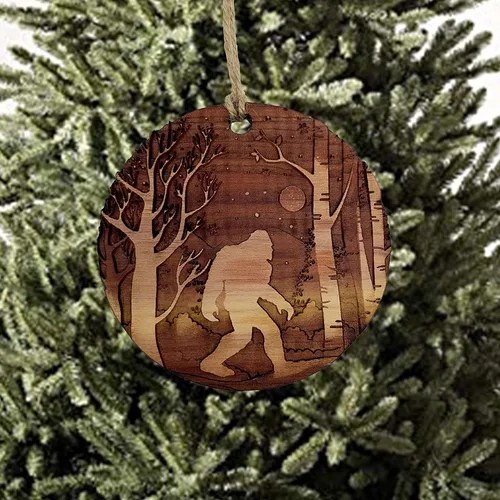 Miniatura 2 de Winter Sasquatch Bigfoot - Adorno de cedro crudo de 3 x 3 pulgadas