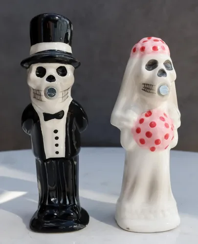 Miniatura 9 de Ebros Gift Juego de saleros y pimenteros de esqueleto para pareja, boda, novia y novio, calaveras de cerámica, esqueletos, cocina, comedor, bar