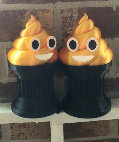 Miniatura 7 de Znet3D Poop Emoji Trophy – 6 pulgadas de alto sobre un pilar negro pintados ojos y boca – Premio y regalo perfecto – Hecho a mano con fabricación