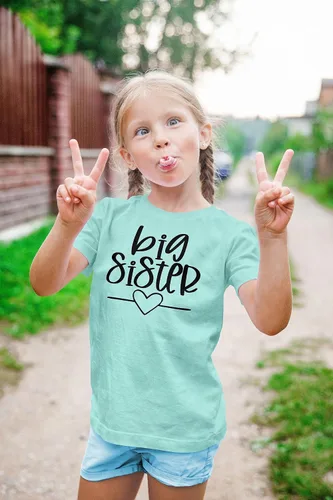 Miniatura 3 de Olive Loves Apple Big Sister Heart Sibling Reveal T-Shirt for Baby and Toddler Girls Sibling Outfits