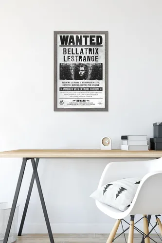 Miniatura 6 de Trends International El mundo mágico: Harry Potter - Póster de Bellatrix Wanted, 14.725" x 22.375", versión con marco de madera tipo granero