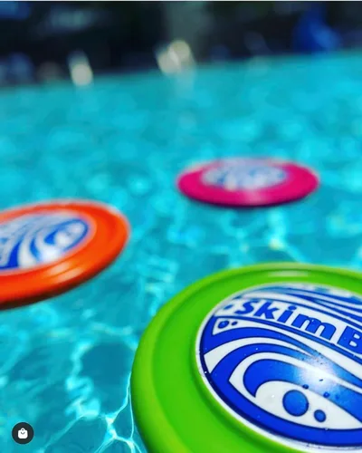 Miniatura 8 de SkimBe® Disco de juguete – Disco de desnatamiento para piscina, playa y juegos de verano – Juguete de desnatamiento de agua para niños y adultos