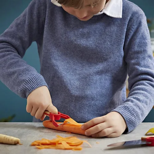 Miniatura 8 de Opinel Le Petit Chef - Juego completo de cocina de 3 piezas, cuchillo de chef con punta redondeada, protector de dedos, pelador, para niños y Rojo