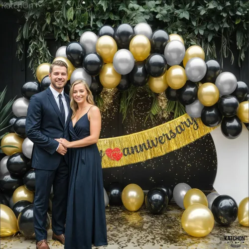 Miniatura 8 de KatchOn, Kit de arco de globos de graduación dorados y negros 2026 – Paquete de 85 Flecos de graduación, telón de fondo de graduación