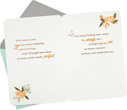 Miniatura 2 de Tarjeta de cumpleaños Hallmark para esposa (pastel de cumpleaños)