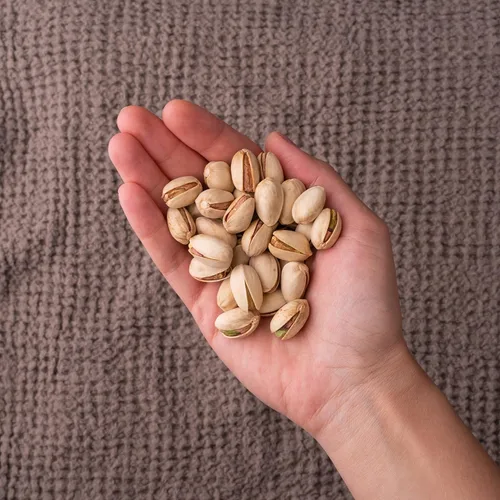 Miniatura 7 de Nichols Farms Pistachos cultivados en California, InShell, paquetes de aperitivos ricos en nutrientes, ajo tostado, 2 libras