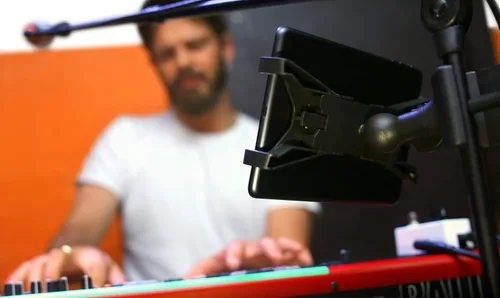 Miniatura 8 de IK Multimedia iKlip Xpand - Soporte para tableta para soportes de micrófono, se adapta a tabletas iPad y Android de entre 7" a 12.9" con un giro