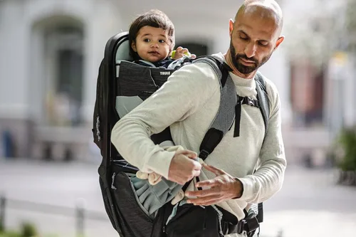 Miniatura 8 de Portabebés Thule Sapling para Niño - Asiento Lavable a Máquina - Estructura Autoportante - Tirantes acolchados ajustables para padres - Asiento Negro