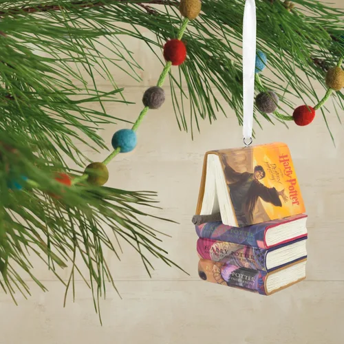 Miniatura 5 de Hallmark Harry Potter - Libros apilados con varita de adorno de Navidad, resina, 2.23 x 2.75 x 2.28 pulgadas, (0002HCM9130)