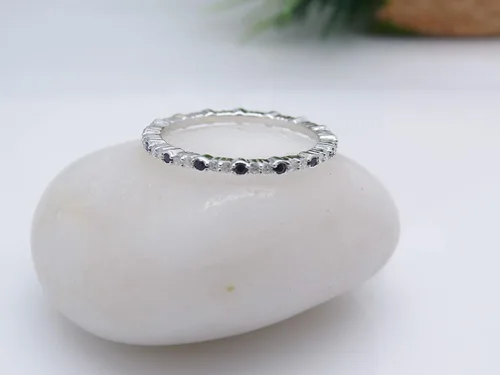 Miniatura 5 de Dazzlingrock Collection Anillo de boda redondo de zafiro azul y diamante blanco para mujer en oro macizo