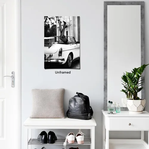 Miniatura 3 de Arte de pared de lujo a la moda, diseño retro de mujer haciendo parada de manos en el coche, para decoración de pared de habitación de niñas