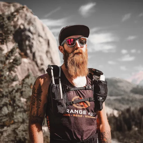 Miniatura 7 de Orange Mud Endurance Pack V3.0 Chaleco para Correr – Mochila de Hidratación de 2L para Trail Running, Senderismo y Ciclismo – Malla Ligera