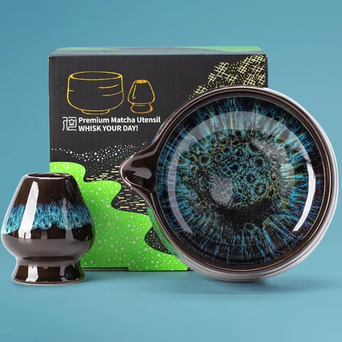 TEANAGOO Juego de 2 cuencos de matcha con boquilla, juego de cuencos de cerámica de 17.2 onzas líquidas y soporte para batidor, Chawan Matcha azul