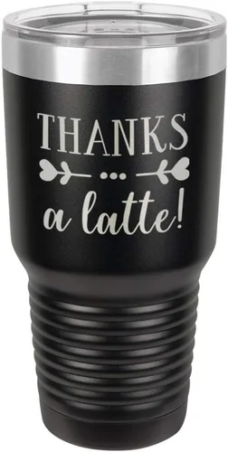 Taza de viaje de acero inoxidable con tapa superior deslizante y pajita con texto en inglés "THANKS A LATTE 30oz Taza de viaje", compara con Yeti