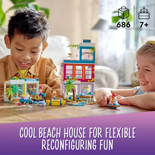 Miniatura 2 de LEGO Friends Vacation Beach House 41709 Kit de construcción; regalo para niños mayores de 7 años; incluye una mini muñeca Mia, más 3 personajes más