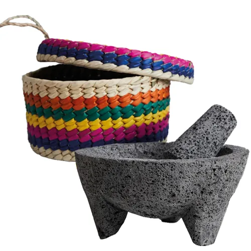 Molcajete mexicano con cesta de tortilla de Verve CULTURE, mortero y mortero de piedra volcánica de basalto, utensilios de cocina de superficie