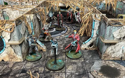 Miniatura 4 de Core Space First Born: in the Line of Fire Expansion - Battle Systems Cooperative/Solo SciFi Dungeon Crawler Juego de mesa