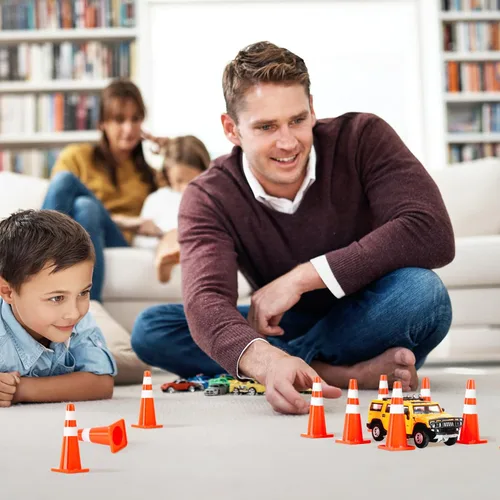 Miniatura 5 de 50 mini conos de tráfico de 1.7 pulgadas, juguete pequeño Alyoen para niños, conos de tráfico naranjas en miniatura, juguete de cono de bloque