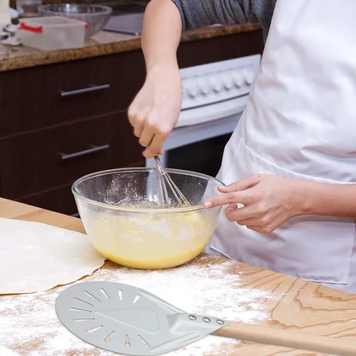 Miniatura 5 de Pala giratoria de pizza perforada redonda de metal de aluminio con mango de madera antideslizante y duradero de 16 pulgadas para panaderos caseros