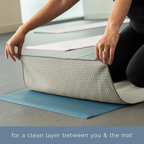 Miniatura 4 de S&T INC. Toalla para esterilla de yoga con agarre antideslizante, agarre de silicona mejorado, suave y absorbente para gimnasio, pilates y yoga