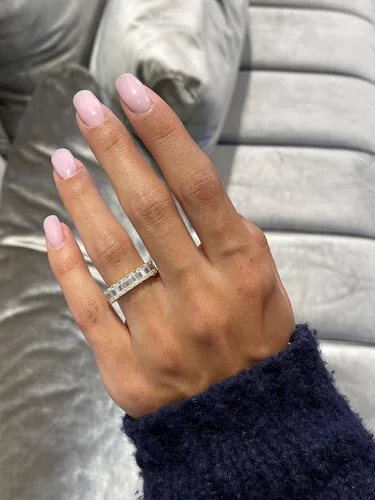Miniatura 8 de Anillo de eternidad de moissanita de corte esmeralda de 5 34 a 7 12 quilates para mujer en oro blanco o amarillo de 14 k (D-E, VVS, CTW), anillo