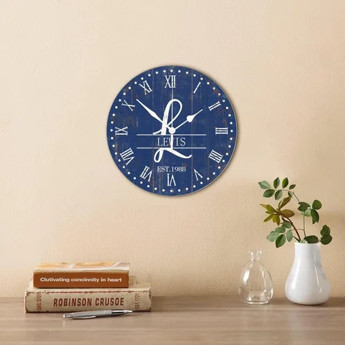 Miniatura 5 de Reloj de pared de madera de 15 pulgadas con nombre de familia personalizado con manecillas de metal, reloj de pared fácil de leer, reloj de pared