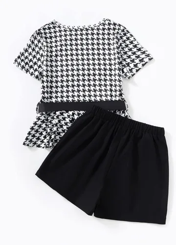 Miniatura 2 de WDIRARA Conjunto de 2 piezas de camiseta de manga corta con cinturón de pata de gallo y pantalones cortos con botones para niña