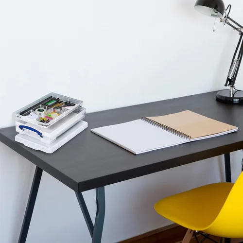 Miniatura 5 de Really Useful Box Contenedor apilable de plástico de 4 litros con tapa a presión y asas de bloqueo de clip integradas para organización del hogar