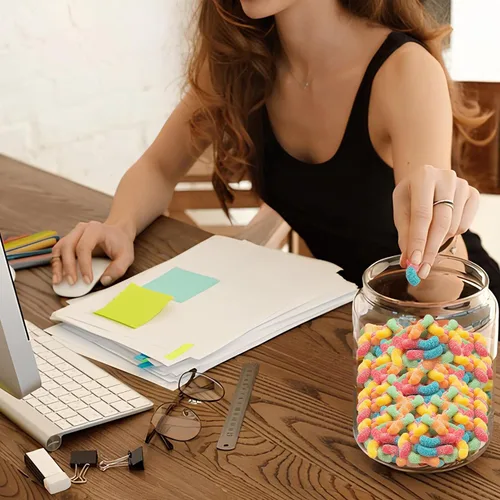 Miniatura 3 de SourBrite Crawlers Minis - Gusanos de gomita de caramelo, 30 unidades envueltas individualmente, bolsas de tamaño de golosina, gusanos de goma agria