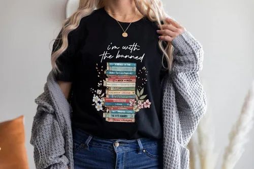 Miniatura 6 de I'm with The Banned Shirt - Camiseta de nerd de lectura con texto en inglés I'm with The Banned, Real