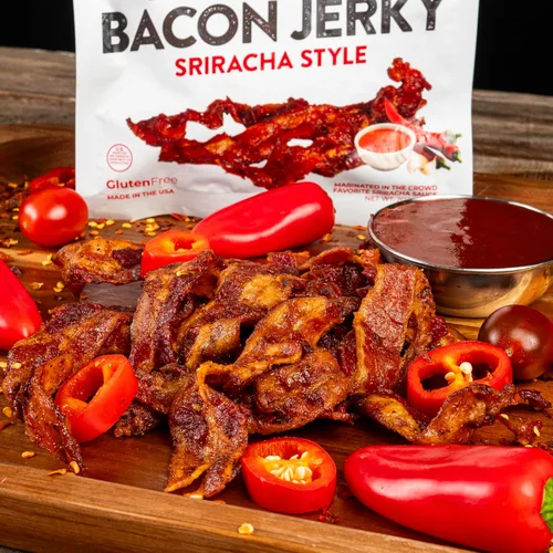 Miniatura 6 de Sriracha - Carnívoro con sabor a tocino, 0.42 oz de proteína por bolsa, tierno y fácil de masticar, tocino totalmente cocido, hecho en Estados