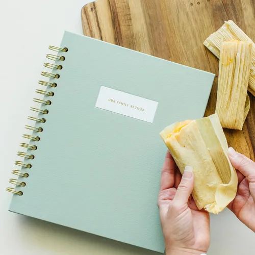 Miniatura 6 de Promptly Journals, Nuestras Recetas Familiares: Un Recuerdo de Comidas y Recuerdos (Aloe, Verde, Lino) Diario de recetas Diario de cocina