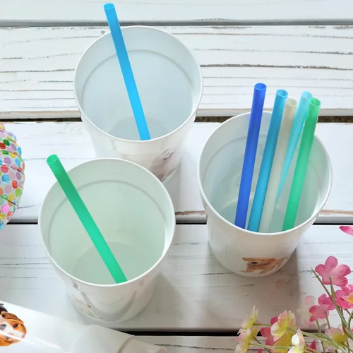 Miniatura 3 de Youngever Paquete de 7 pajitas de plástico para niños, popotes de plástico reutilizables de 5 pulgadas para niños y niños pequeños (colores costeros)
