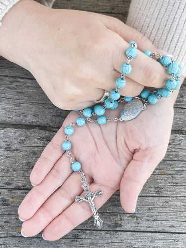 Miniatura 2 de Nazareth Store Collar de cuentas de piedra de mármol azul cielo rosario turquesa con cuentas de medalla milagrosa católica y cruz de Jesús 20