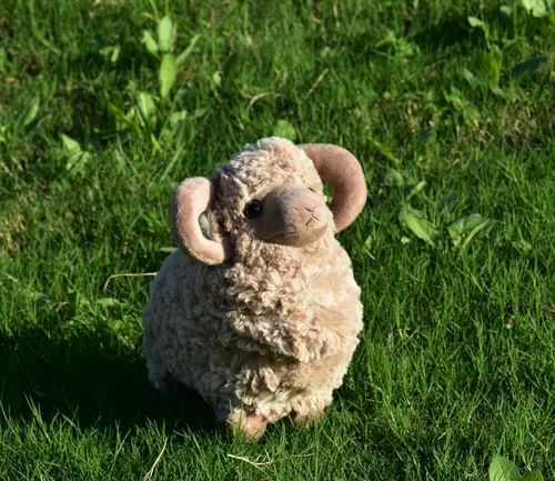 Miniatura 7 de BABOLI Peluche de oveja de peluche adorable y esponjoso, súper suave y lindo, muñeca de cordero, regalos bonitos para niños y niñas, regalo
