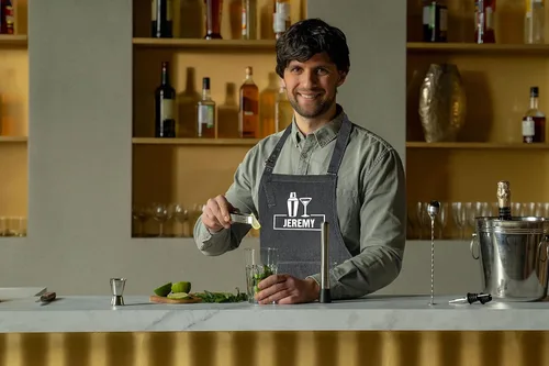 Miniatura 5 de Hot4TShirts Delantal personalizado para hombres y mujeres - Delantal de camarero de mezclilla personalizado con bolsillos - Regalos de bartending