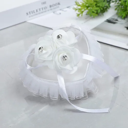 Miniatura 7 de Caja de soporte para anillo de boda en forma de corazón, almohada romántica para portador de anillo de encaje blanco, cojín romántico de perlas