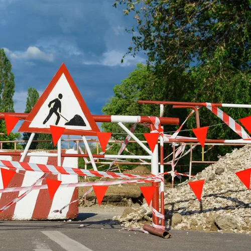 Miniatura 7 de Preboun Banderines de 197 pies, banderas de marcado de seguridad de alta visibilidad, resistentes al tráfico, señales de advertencia en la azotea