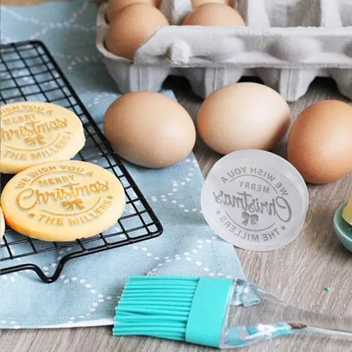 Miniatura 4 de Sello de galletas de Navidad personalizable 2025 con nombre de familia, sorpresa navideña para entusiastas de la repostería (diseño A)