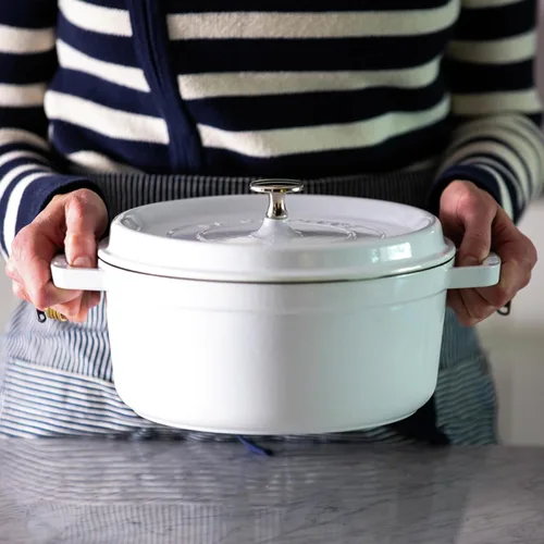 Miniatura 2 de STAUB Horno Holandés de Hierro Fundido 4 Cuartos Redondo, Fabricado en Francia, Sirve para 3-4, Blanco