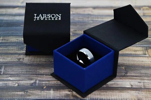 Miniatura 5 de OSIAS - Anillo de boda de carburo de tungsteno de estilo plano con incrustación de piedra lapislázuli azul, bordes biselados pulidos, ajuste cómodo